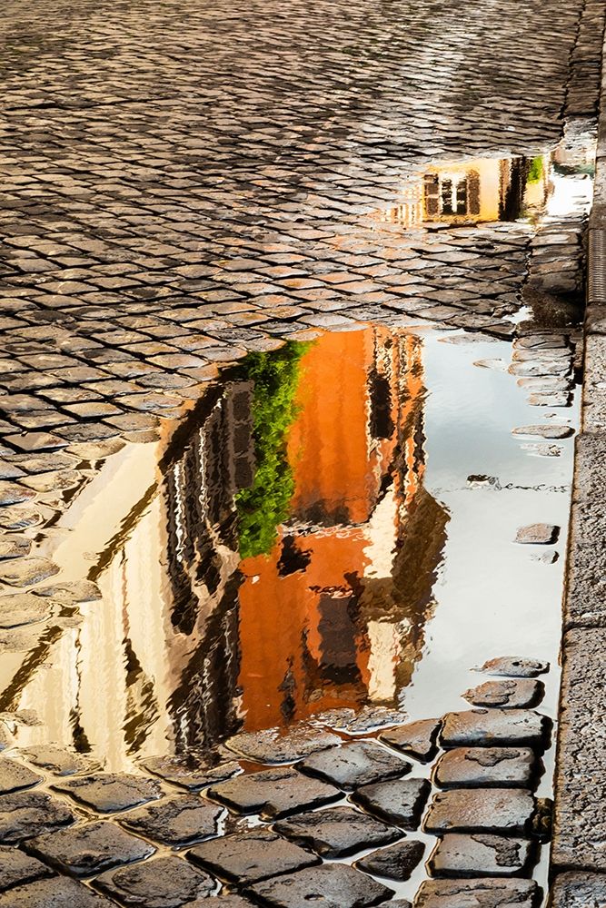 Italy-Rome Via della Penna-side street west of Via Ripetta